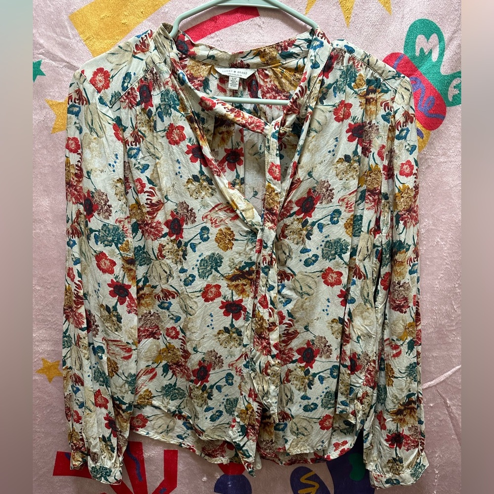 Blouse with front tie